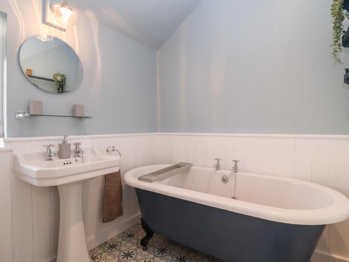The Alms House West Villa Gloucester Ngoại thất bức ảnh